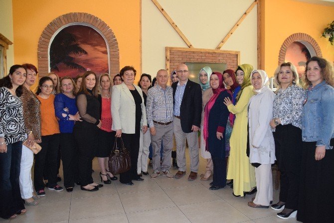 Ak Parti İlçe Kadın Kolları Başkanları Aliağa’da Buluştu