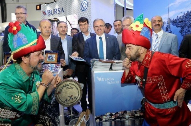 İznik Çinisi Dubai’de Tanıtıldı