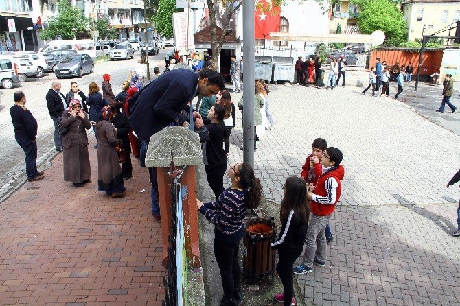 Teog Sınavında Öğrenci Ve Veliler Arasına Okul Bariyeri