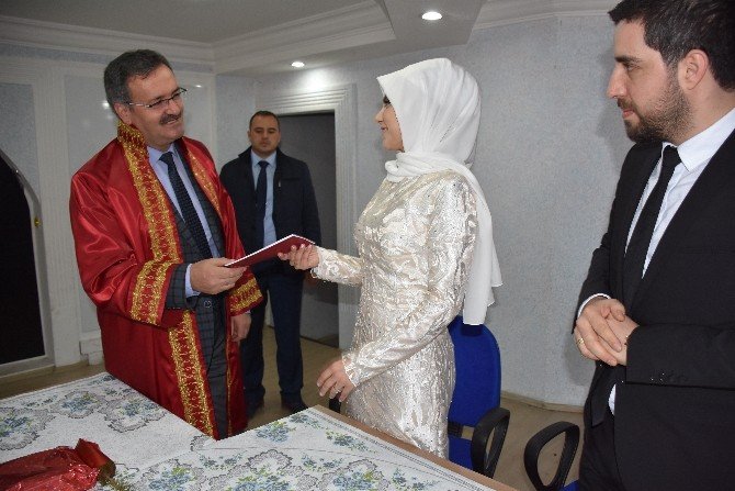 Ünlü Türkücü Kızılcahamam’da Evlendi