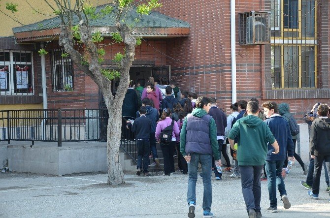 Okul Müdüründen Öğrencilere Teog Ayarı