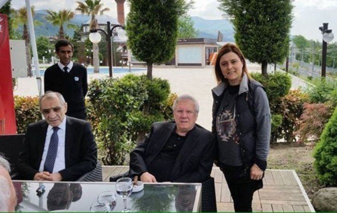 Aziz Yıldırım Sapanca’da Mangal Keyfi Yaptı