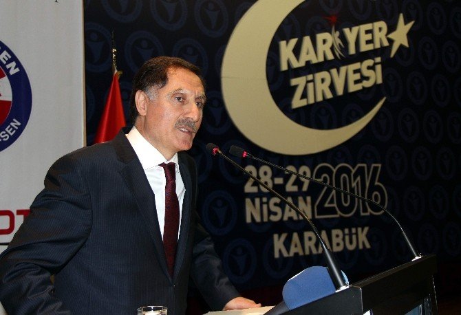 Cumhurbaşkanı Başdanışması Malkoç Öğrencilere Yeni Anayasa Beklentilerini Anlattı