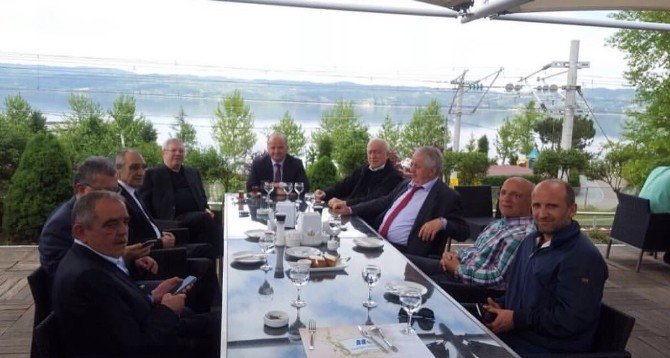 Aziz Yıldırım Sapanca’da Mangal Keyfi Yaptı