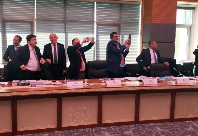 Anayasa Komisyonu’nda Kavga Çıktı