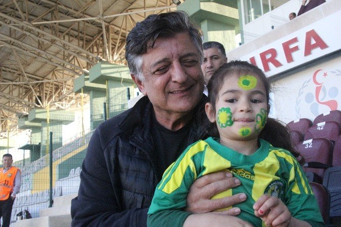 Yılmaz Vural, Şanlıurfaspor - Altınordu Maçını Tribünden İzledi