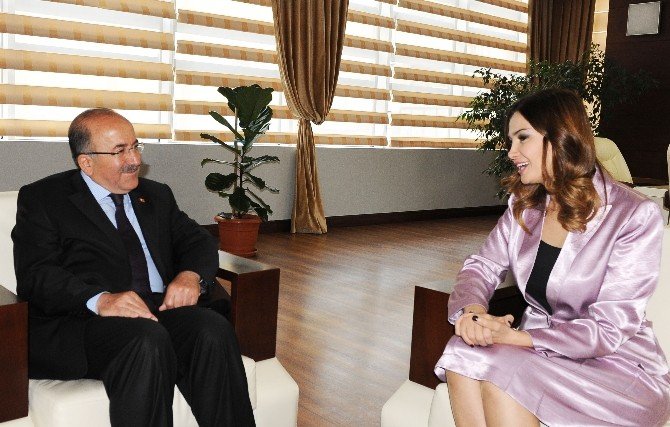 Azeri Milletvekili Paşayeva’dan Başkan Gümrükçüoğlu’na Ziyaret