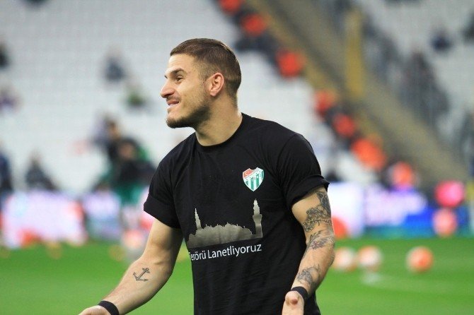 Bursaspor Taraftarları Umut Bulut’un Acısını Paylaştı