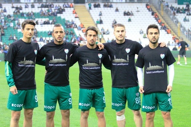 Bursaspor Taraftarları Umut Bulut’un Acısını Paylaştı