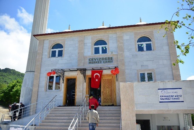 Cevizdere Camisi İbadete Açıldı