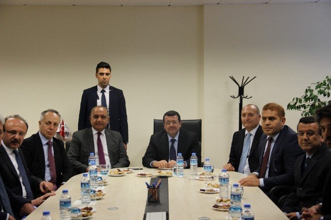 Ürdün Ulaştırma Bakanı Ro-ro Seferleri İçin İskenderun’da