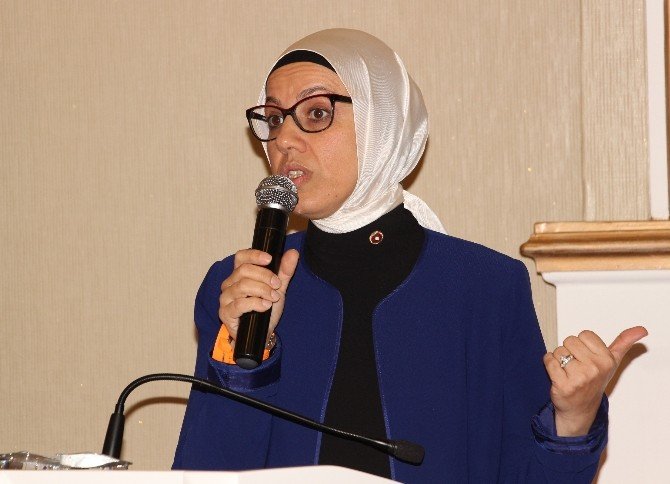 ’Yeni Türkiye Yolunda Kadın Ve Siyaset’ Konferansı
