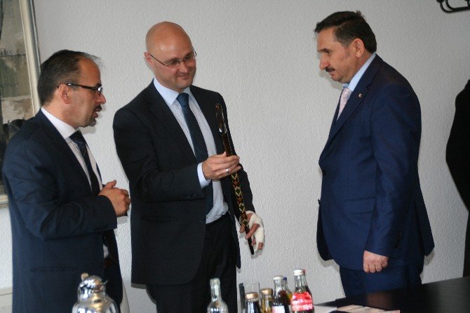 Devrek Tso Almanya’da Resmi Ve Sivil Toplum Kuruluşları İle Bir Araya Geldi