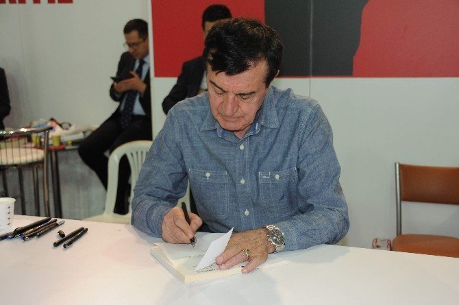 Pakumoğlu Paşa Eskişehir’de Okurlarıyla Buluştu