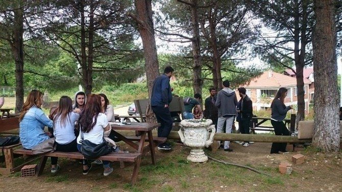 Düzce Üniversitesi Medya Topluluğu Öğrencileri “Okuğunuz Şehri Tanıyormusun” Projesini Devam Ettiriyor.