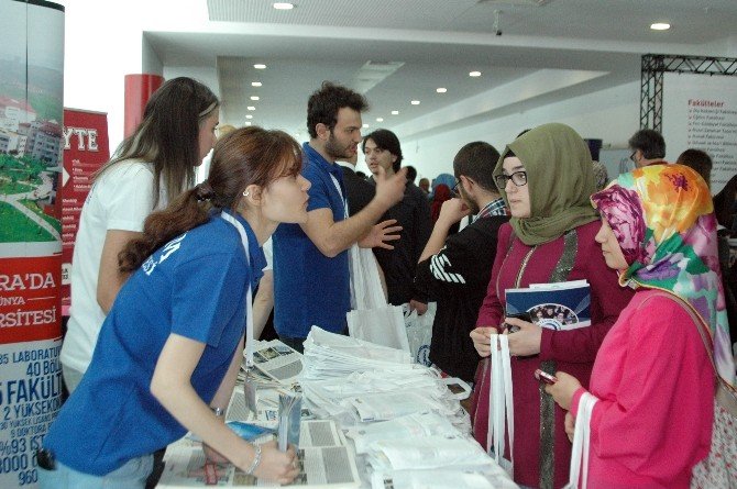 3’üncüsü Düzenlenen Üniversite Ve Meslek Tanıtım Günü Başladı