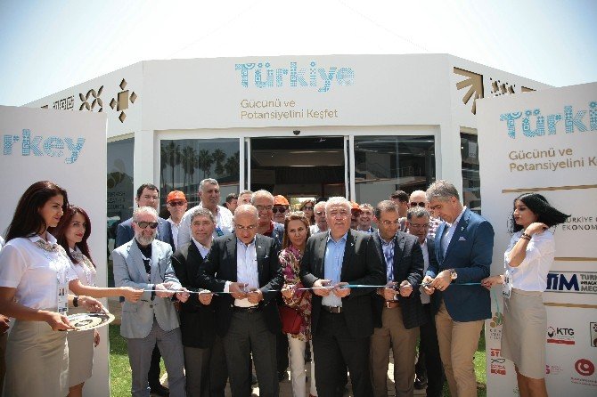 Bakan Elitaş Expo’da