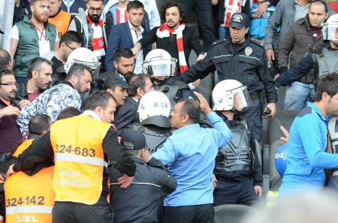 Medicana Sivasspor, Akhisar Belediyespor Maçı Sonrası Tribünler Karıştı