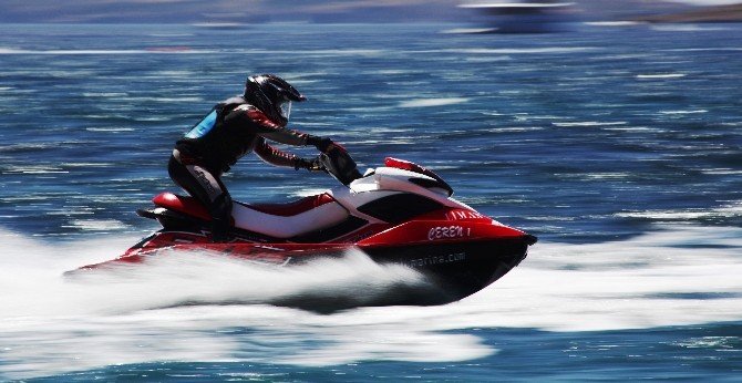 Bodrum’da Su Jetleriyle Kıyasıya Yarıştılar