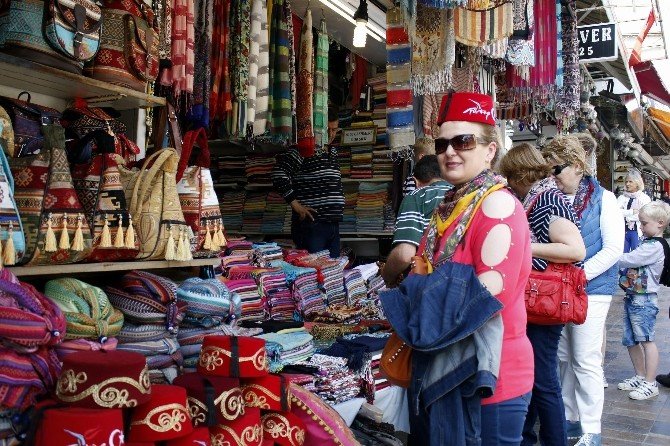 Kaleiçi Turizm Esnafı Kara Listede
