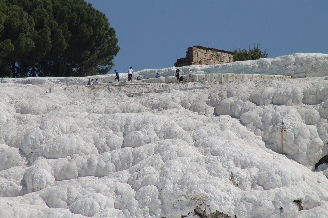 Pamukkale Turist Çekmek İçin Arayış İçinde