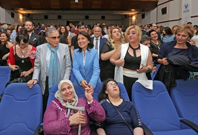 ‘Adım Adım Işığa Giden Yol’dan Muhteşem Gala