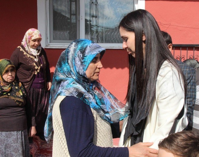 Karaaslan Havzalı Şehidin Ailesini Ziyaret Etti