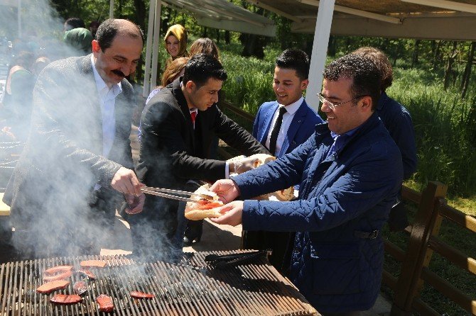 Karaaslan, Göksel Ve Taşçı’dan Gençlere Jest