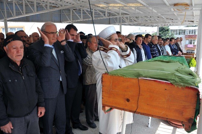 Başkan Yılmaz, Mübadil Hatice Karen’in Cenazesine Katıldı