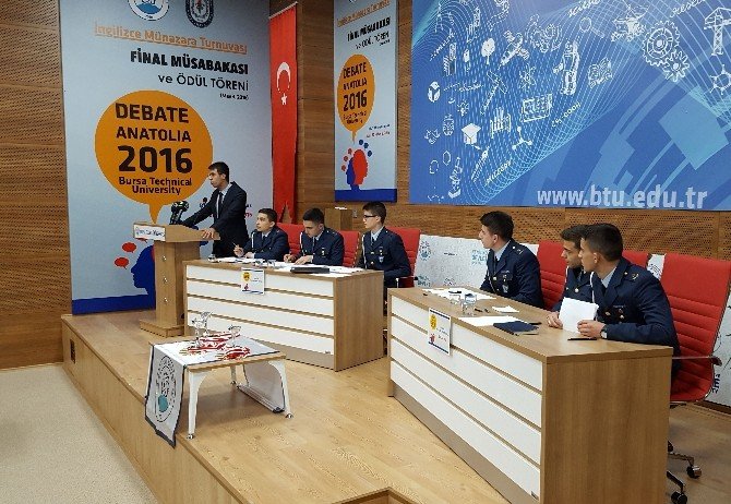İngilizce Münazara Turnuvası Finali Nefes Kesti