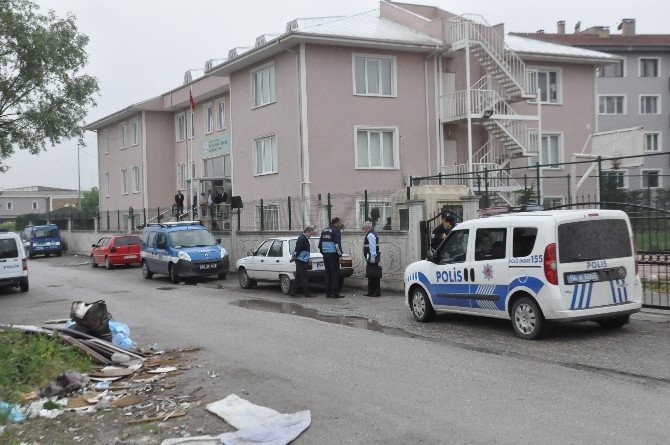 Sakarya’da Kız Öğrenci Yurdu Mühürlendi