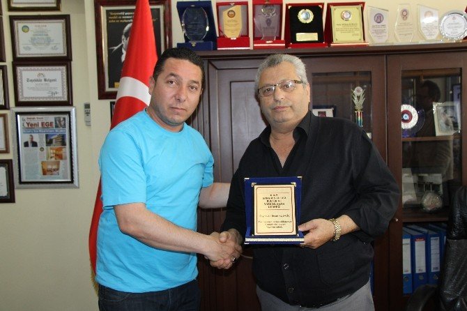 Didim’deki Karadenizlilerden Başkan Kubaliç’e Teşekkür Plaketi