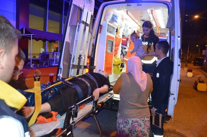 Otomobil Şarampole Yuvarlandı: 4 Yaralı
