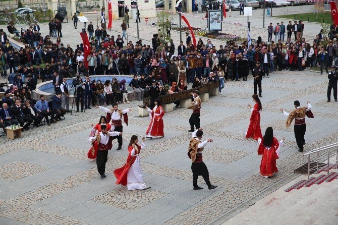 Bayburt Üniversitesi 2. Uluslararası Öğrenciler Festivali Renkli Görüntülere Sahne Oldu