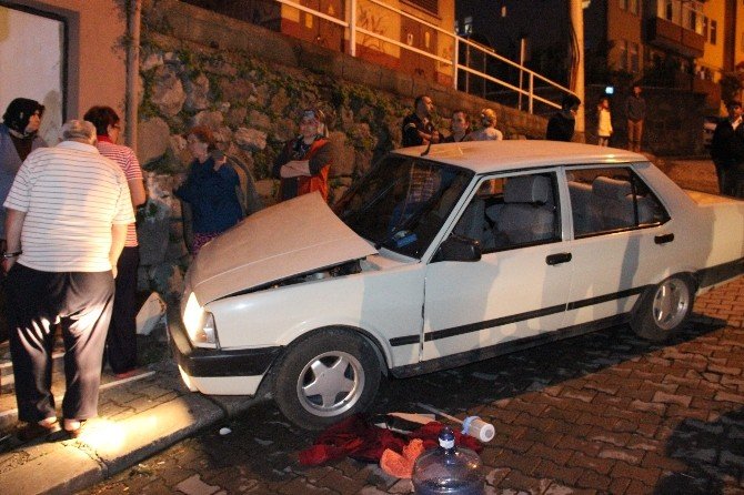 Bayan Sürücü Otomobiliyle Çocukların Arasına Daldı: 5 Yaralı