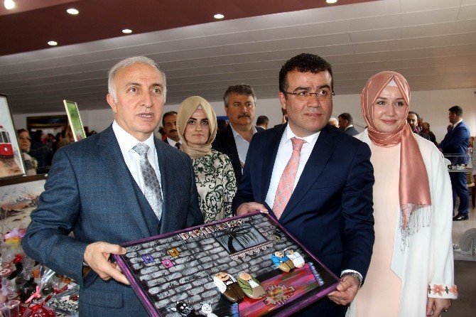 Kursiyerler Diktikleri Kıyafetlerle Podyuma Çıktılar