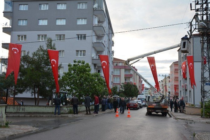 Şehidin Sokağı Bayraklarla Donatıldı