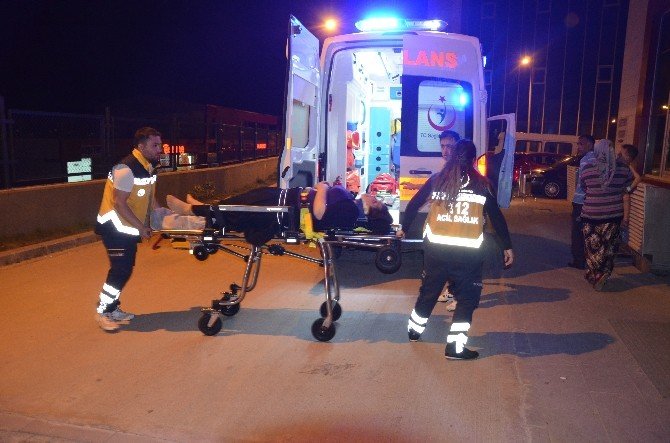 Otomobil Şarampole Yuvarlandı: 4 Yaralı
