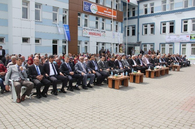 Bartın’da 28 Kadın Çiftçiye Süt Sağım Ekipmanı Verildi