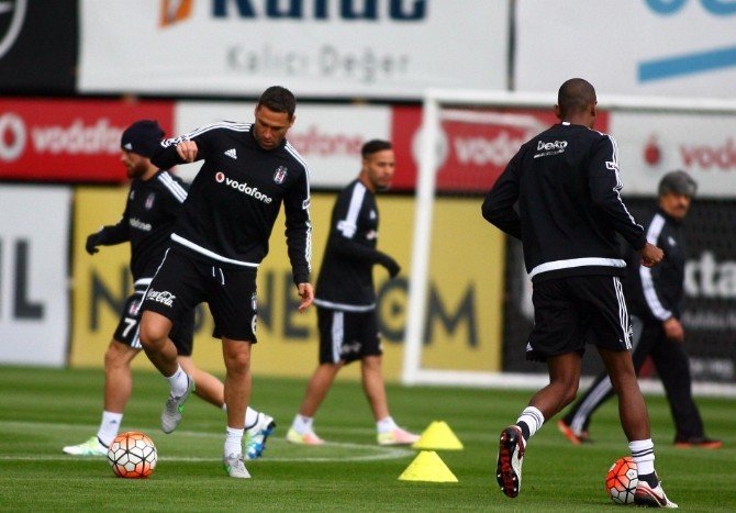 Beşiktaş, Derbi Hazırlıklarını Sürdürüyor