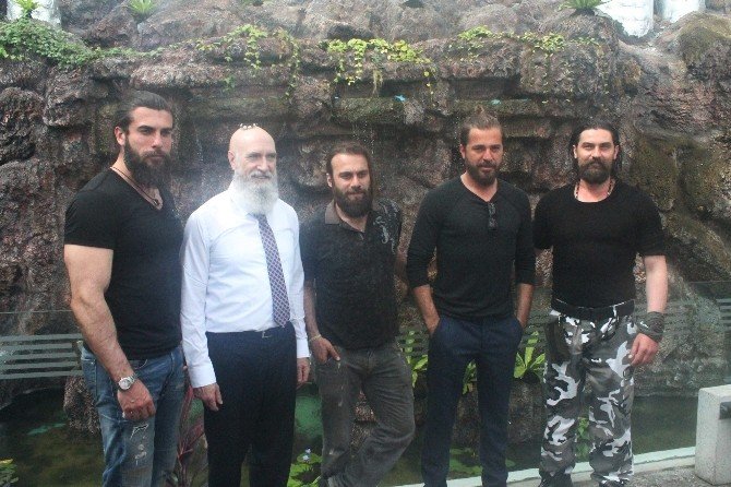 Diriliş Ertuğrul Oyuncuları Kelebekler Vadisi’nde