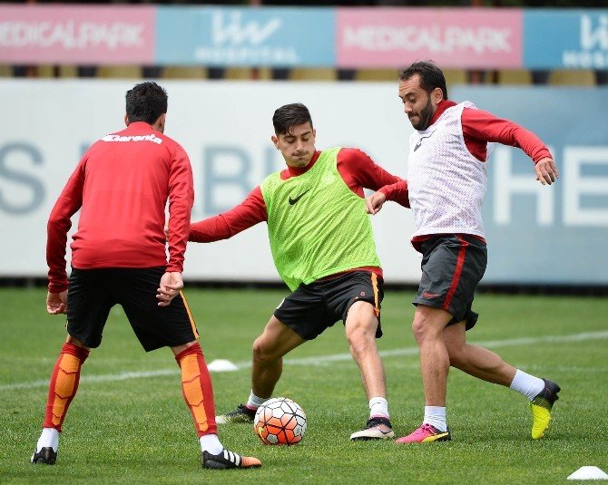 Galatasaray’da Derbi Mesaisi Başladı