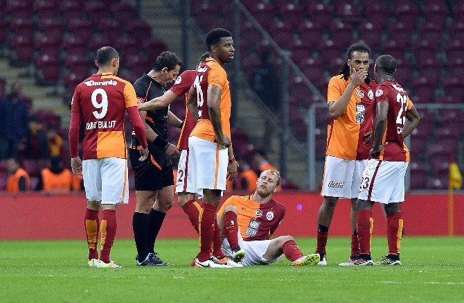 Galatasaray’a Derbi Öncesi Şoku