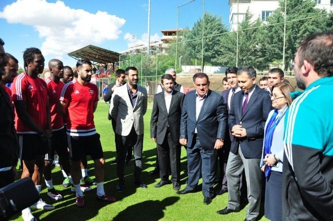 Vali Ali Yerlikaya Ve Başkan Fatma Şahin, Gaziantepspor Kulübü’nü Ziyaret Etti