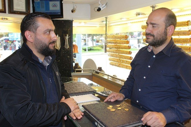 Çeyrek Altın 200 Lirayı Gördü