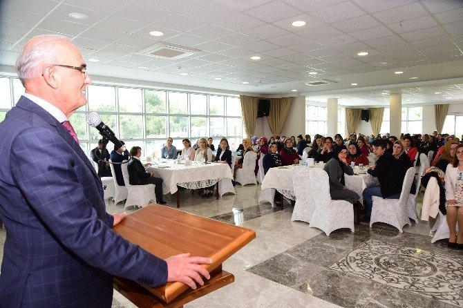 Başkan Yılmaz’dan Kadın Personele 