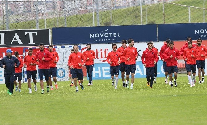 Trabzonspor, Çaykur Rizespor Hazırlıklarını Sürdürüyor