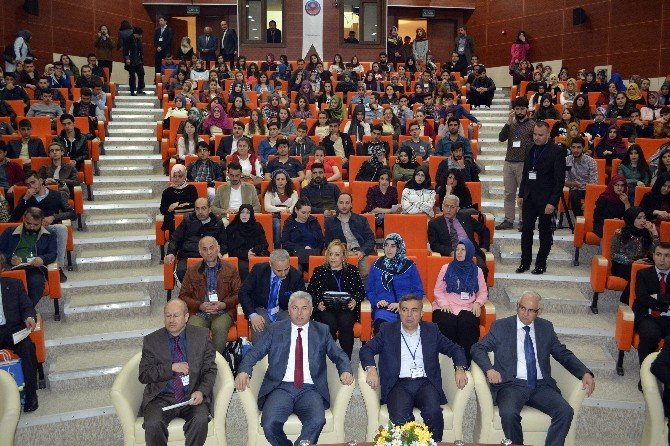 Gümüşhane’de 29 Bildirili Cemil Meriç Sempozyumu