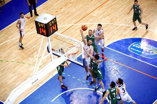 Yaşarlı Basketbolcular Türkiye Şampiyonu