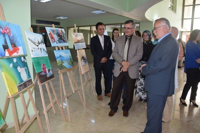 Tokat’ta Üniversite Öğrencileri Hünerlerini Sergiledi